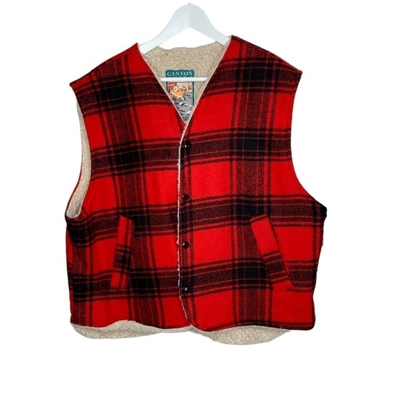 NewVtg CANYON GUIDE OUTFITTERS Red Black Buffalo Plaid SHERPA Lined Vest USA XL - Picture 1 of 5